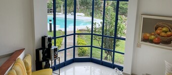 Hermosa finca , con dos casas gemelas , espacios al aire libre , zona social .
