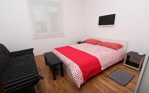 1 bedroom, iron/ironing board, free WiFi, bed sheets