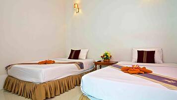 3 bedrooms, desk, free WiFi, bed sheets