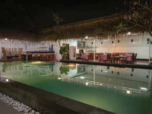 Utomhuspool