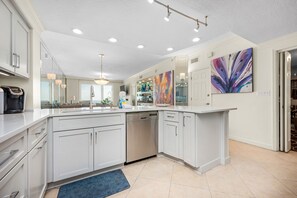 Fridge, microwave, oven, stovetop - Inn at Crystal Beach 405 * July Early Booking Discounts (Destin)