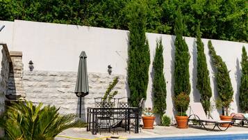 Deluxe Duplex, 3 Bedrooms, Sea View (Minta) | Blackout drapes, soundproofing, iron/ironing board, free WiFi