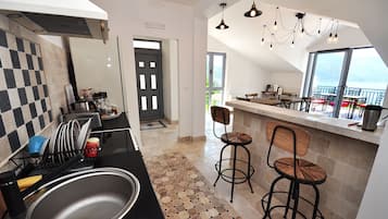Exclusive Penthouse, Sea View (Dorothea) | Private kitchen | Full-sized fridge, oven, stovetop, coffee/tea maker