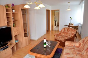 Flat-screen TV - Hotel Vierenstraße (Sehmatal)