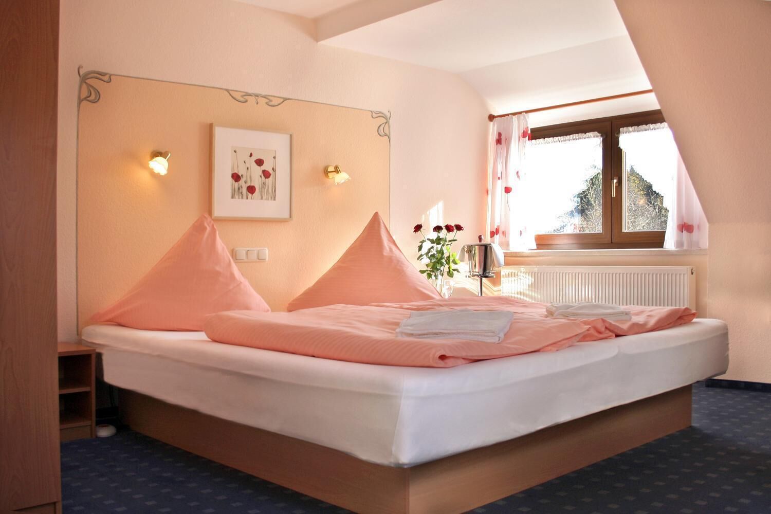 Individually decorated, free cribs/infant beds, rollaway beds, free WiFi