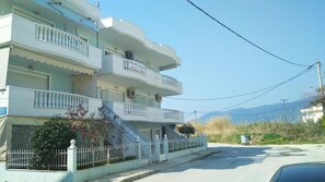 Exterior - SEA AND SKY APARTMENT (Nea Peramos)
