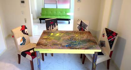 N ° 5 CONDOMINIUM: First floor Corner Apartment ; Safe Residential Area.
