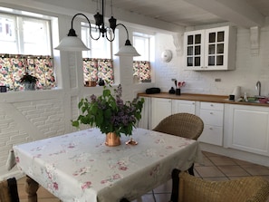 Dining - Cozy town house in the center of Assens, close to the harbor. (Assens)