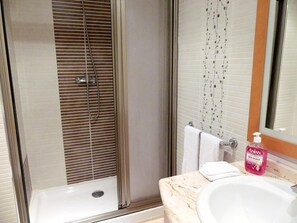 Hair dryer, towels, toilet paper - Frontline studio Playa Levante Las Palmeras (Benidorm)