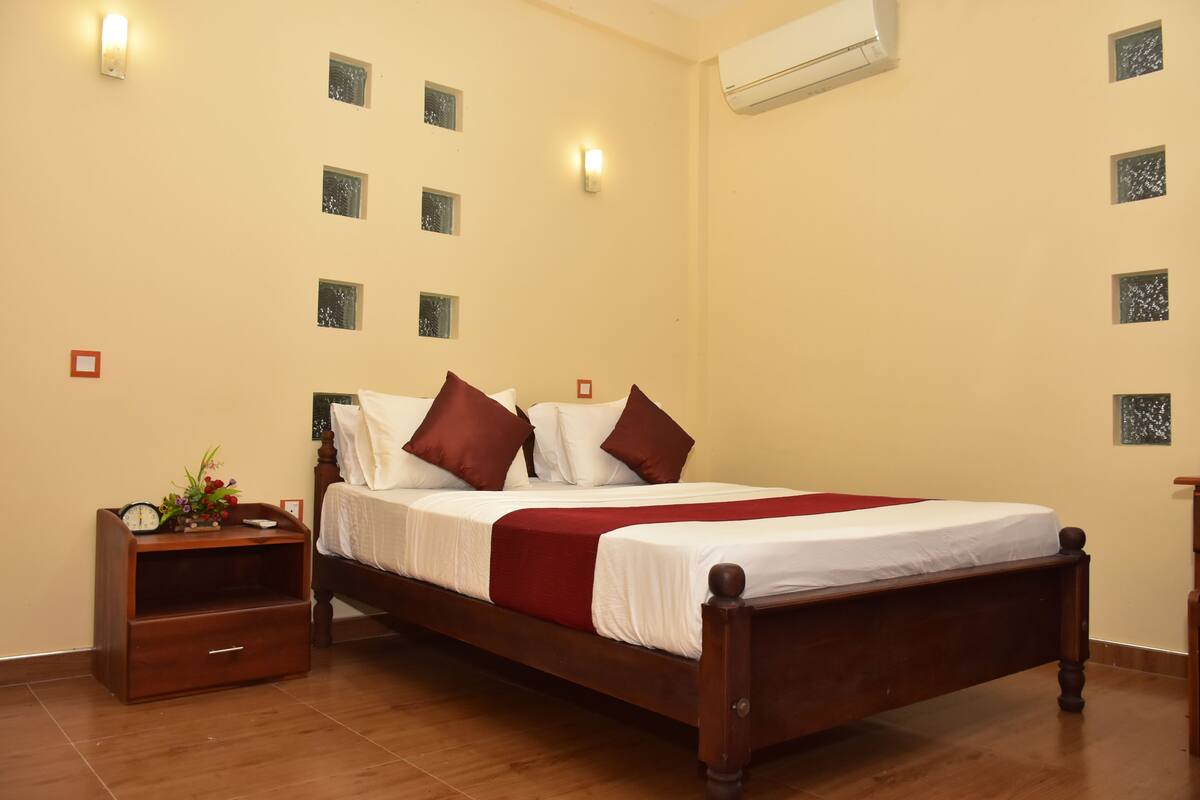 Deluxe Room, 1 Double Bed, Garden View | In-room safe, soundproofing, cribs (surcharge), WiFi (free)