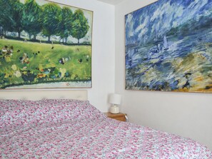3 bedrooms, free WiFi, bed sheets