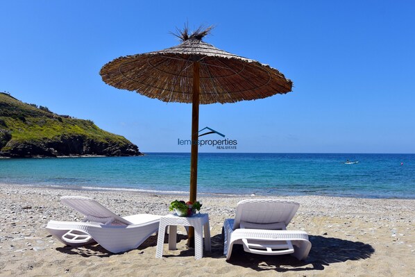 Beach nearby, sun-loungers, beach towels