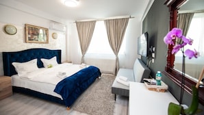 Hypo-allergenic bedding available, blackout drapes, soundproofing - Sia Residence (Otopeni)