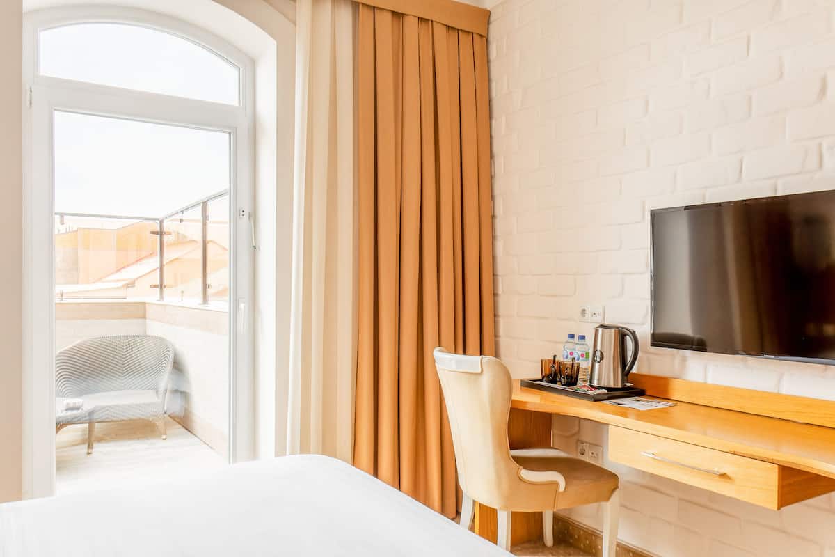 family quadruple room, multiple beds | 1 bedroom, egyptian cotton sheets, premium bedding, pillow-top beds