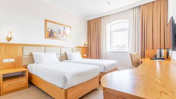 Kahden hengen standard-huone (yksi tai kaksi sänkyä), 1 suuri parisänky, kaupunkinäköala | 1 makuuhuone, egyptinpuuvillaiset lakanat, ylelliset vuodevaatteet