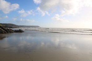 Beach - Charming cosy converted Lime Kiln located in an idyllic coastal setting (Truro)