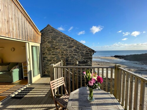 Charming kodikas muunnettu Lime Kiln sijaitsee idyllisellä rannikolla