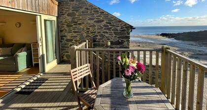 Charming kodikas muunnettu Lime Kiln sijaitsee idyllisellä rannikolla