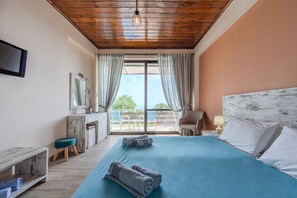 2 bedrooms, in-room safe, iron/ironing board, free WiFi