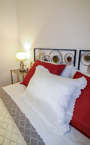 3 chambres, fer et planche Ă repasser, Wi-Fi, draps fournis