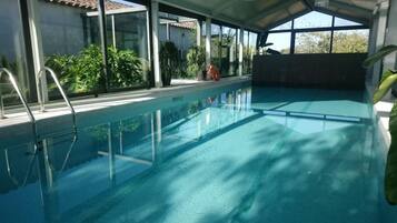 Innenpool, beheizter Pool