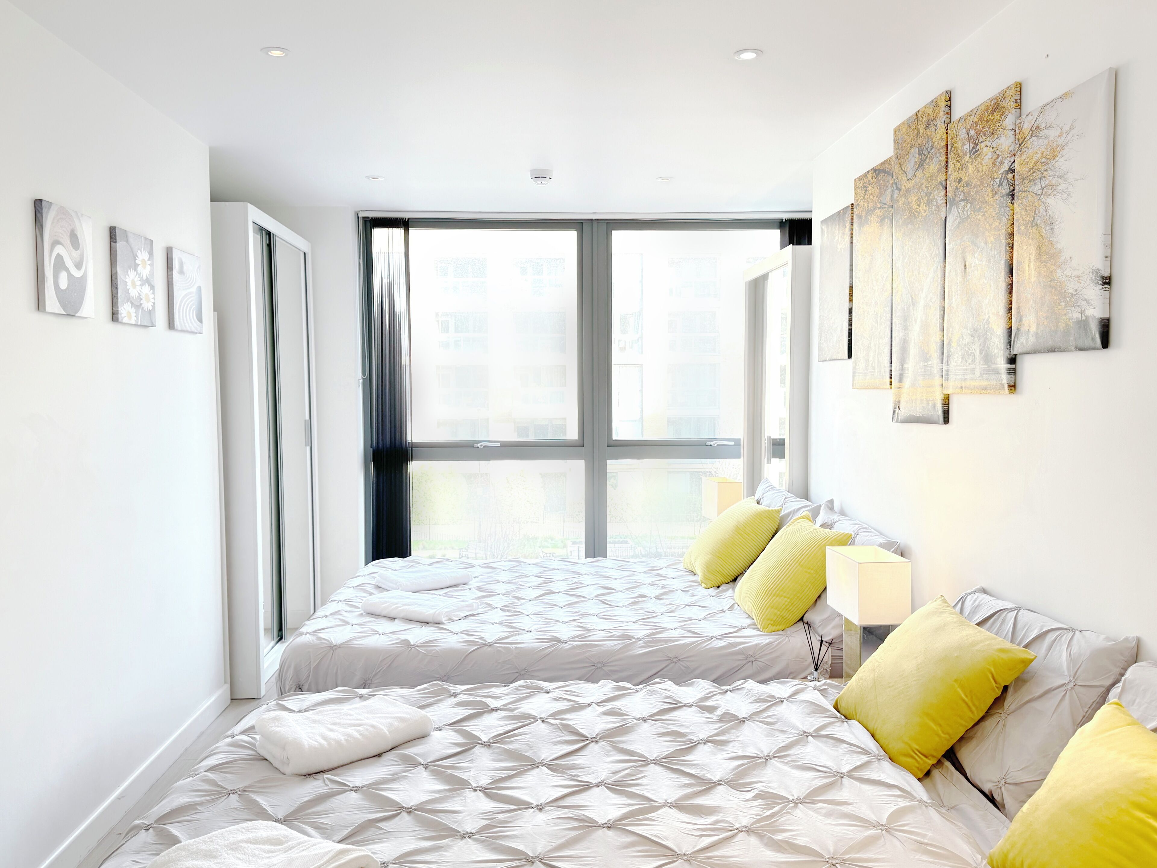 4 bedrooms, desk, iron/ironing board, free WiFi