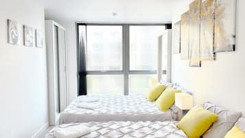 4 bedrooms, desk, iron/ironing board, free WiFi