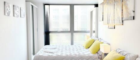 4 bedrooms, desk, iron/ironing board, free WiFi