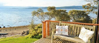 Shore front location, private beach, Loch Fyne, Argyll. Sleeps 6
