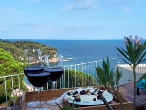 屋外ダイニングエリア