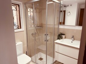 Bathroom - Villenpark Playa Arena House Miramar (Lloret de Mar)