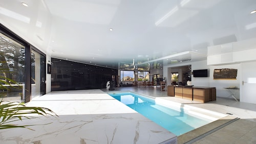  VILLA Merinäköala, 100 m ranta, uima-allas, sauna, hammam, sisäuimakylpylät