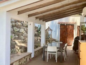 Outdoor dining - Villenpark Playa Arena House Levantina 10 (Lloret de Mar)