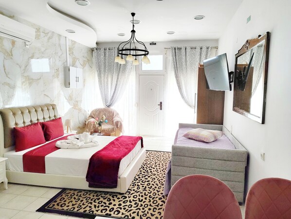 1 bedroom, iron/ironing board, bed sheets