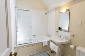 Combined shower/tub