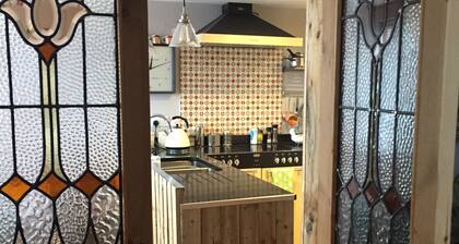 Cotswold Detached Hillside Cottage mit schrulligem Charakter