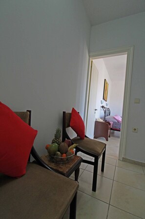 3 makuuhuonetta, silitysrauta/-lauta, ilmainen Wi-Fi, vuodevaatteet