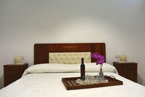 2 bedrooms, iron/ironing board, Internet, bed sheets - Grandma Elvira's house between Sorrento and Positano (Massa Lubrense)