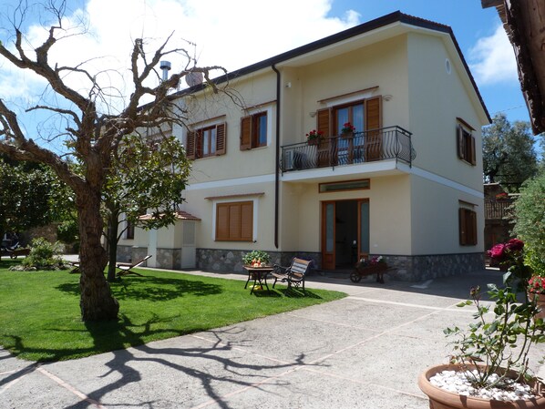 Exterior - Grandma Elvira's house between Sorrento and Positano (Massa Lubrense)