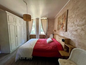 3 makuuhuonetta, silitysrauta/-lauta, Wi-Fi, vuodevaatteet