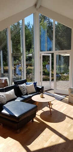 Newer cottage with 3 bedrooms and loft - 150m to the beach - hottub