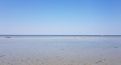 Newer cottage with 3 bedrooms and loft - 150m to the beach - hottub