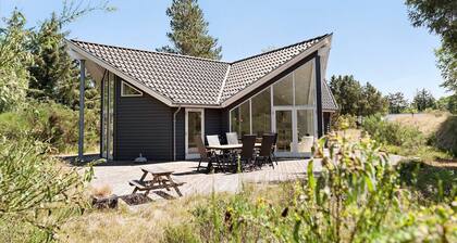 Newer cottage with 3 bedrooms and loft - 150m to the beach - hottub