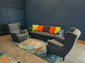 Lobby sitting area - The Hotel at Falcon lake (Falcon Beach)