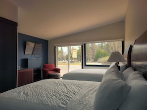 Soundproofing, free WiFi, bed sheets