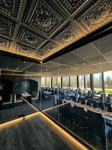 The Hotel at Falcon lake