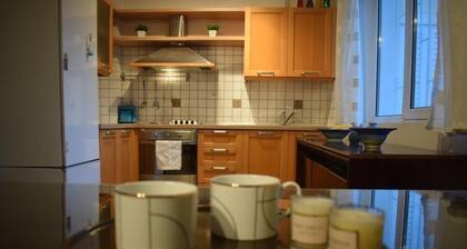 ** Viihtyisä huvila uima-altaalla :)