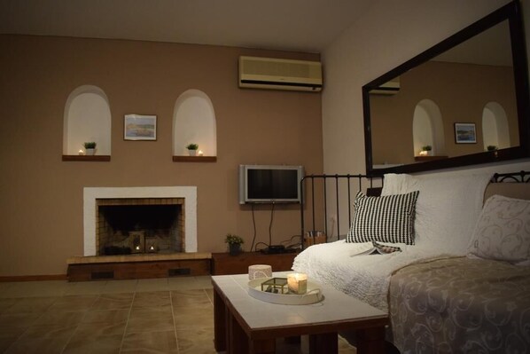 3 bedrooms, iron/ironing board, Internet, bed sheets