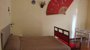 1 Schlafzimmer, Bügeleisen/Bügelbrett