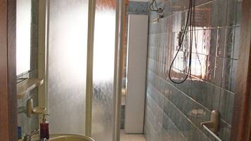 Haartrockner, Seife, Toilettenpapier